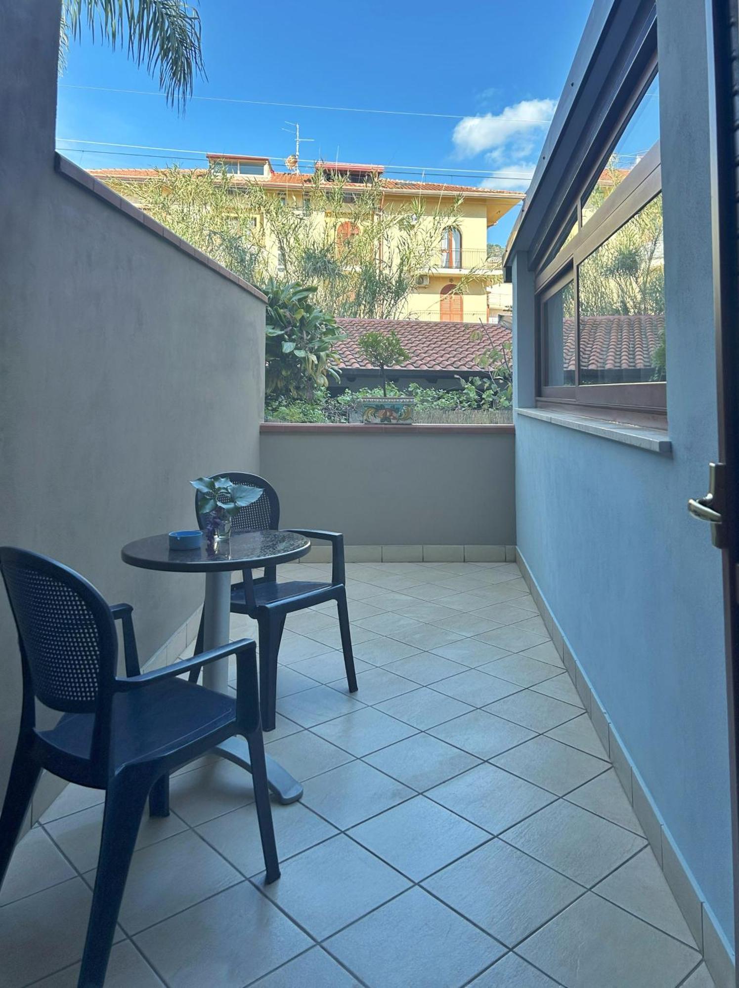 Bed and Breakfast La Piazzetta Giardini-Naxos Exterior foto