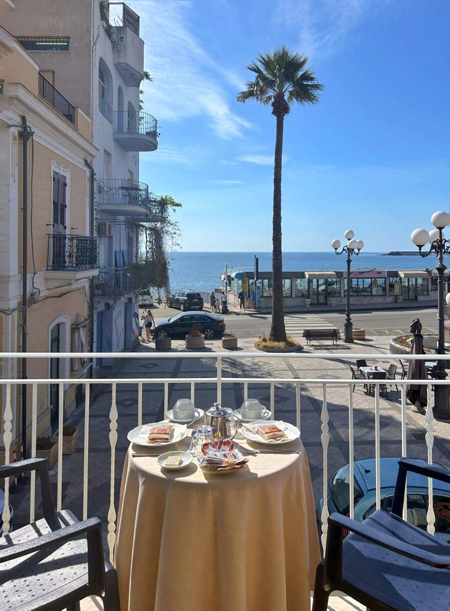 Bed and Breakfast La Piazzetta Giardini-Naxos Exterior foto