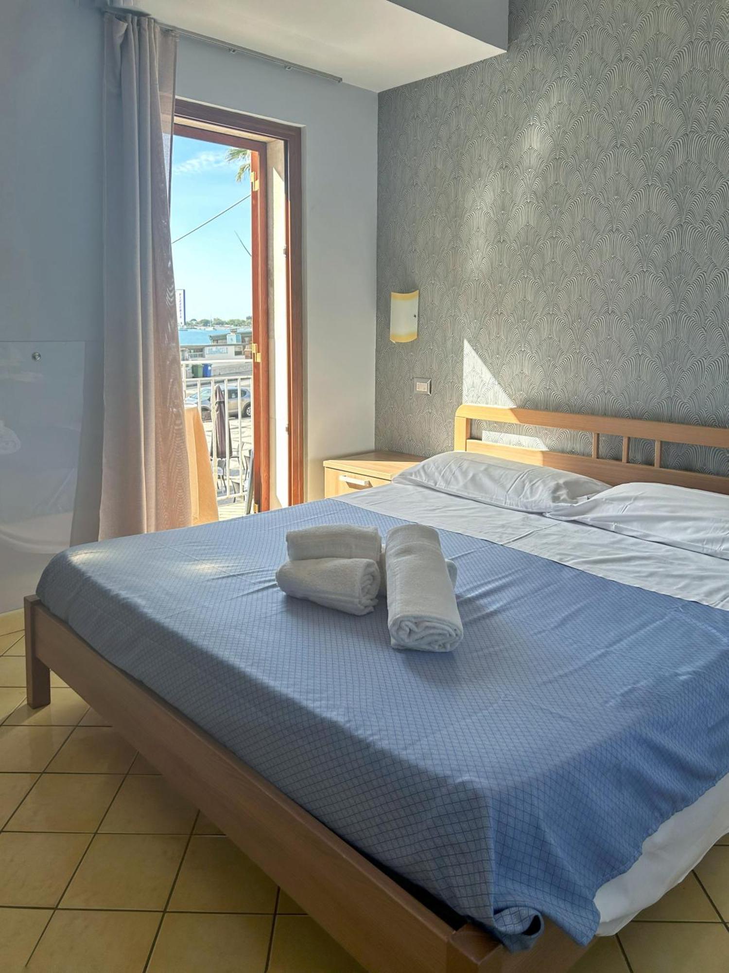 Bed and Breakfast La Piazzetta Giardini-Naxos Exterior foto