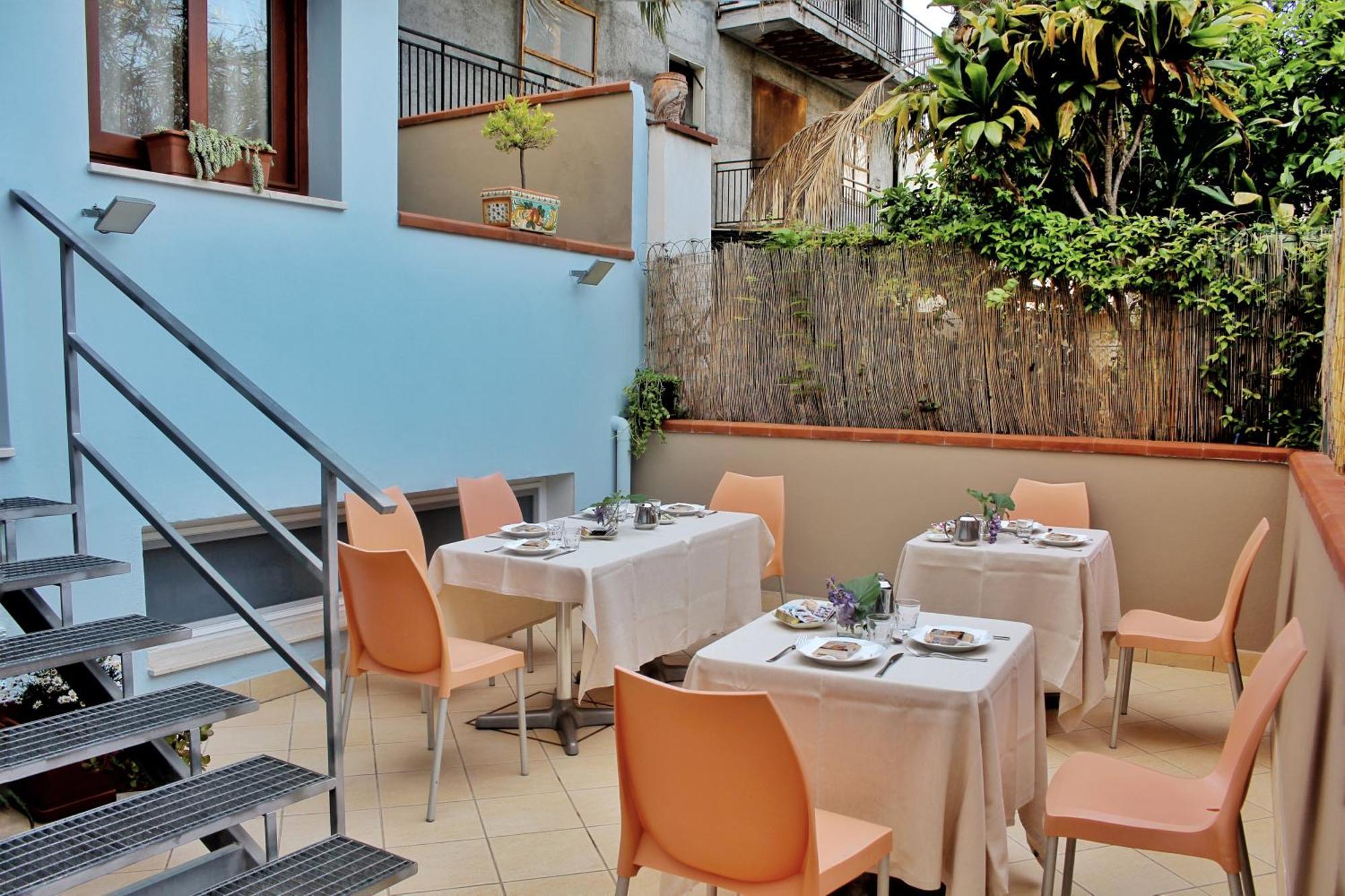 Bed and Breakfast La Piazzetta Giardini-Naxos Exterior foto