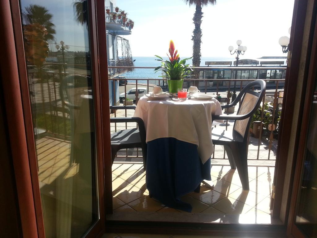 Bed and Breakfast La Piazzetta Giardini-Naxos Exterior foto