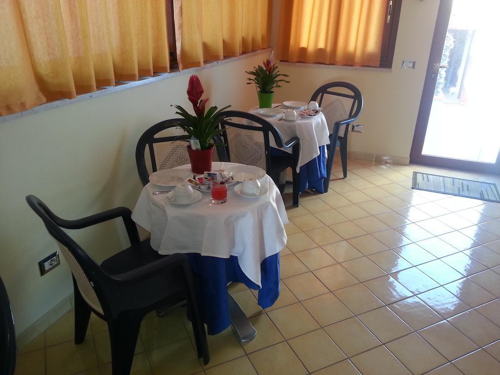 Bed and Breakfast La Piazzetta Giardini-Naxos Exterior foto